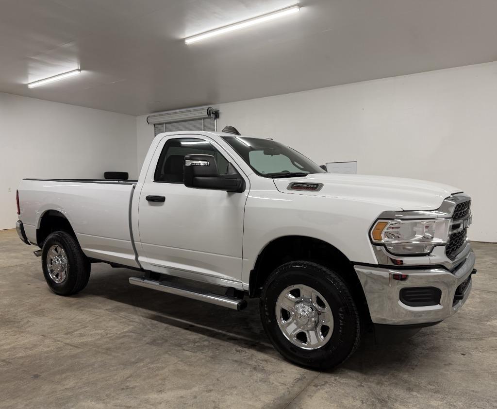 RAM 2500 ST 4WD 2024