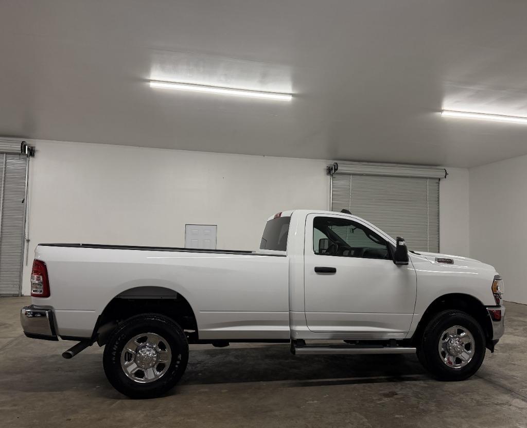 RAM 2500 ST 4WD 2024