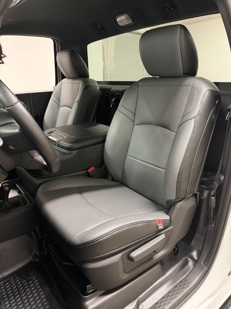 RAM 2500 ST 4WD 2024