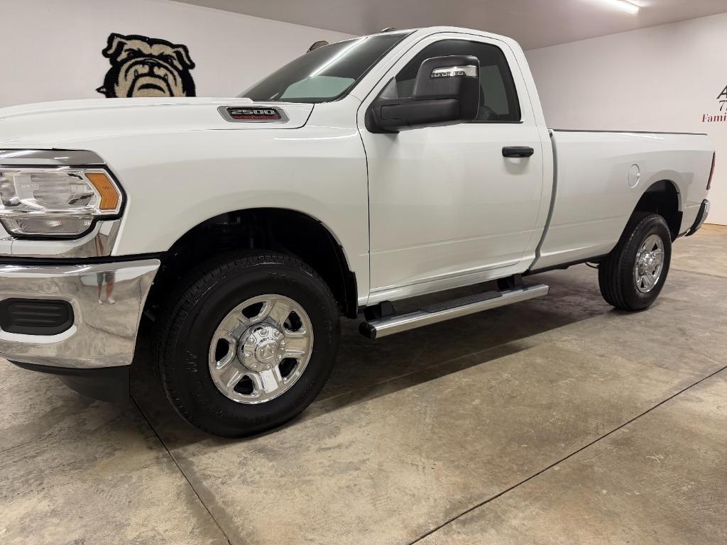 RAM 2500 ST 4WD 2024