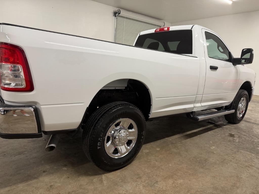 RAM 2500 ST 4WD 2024