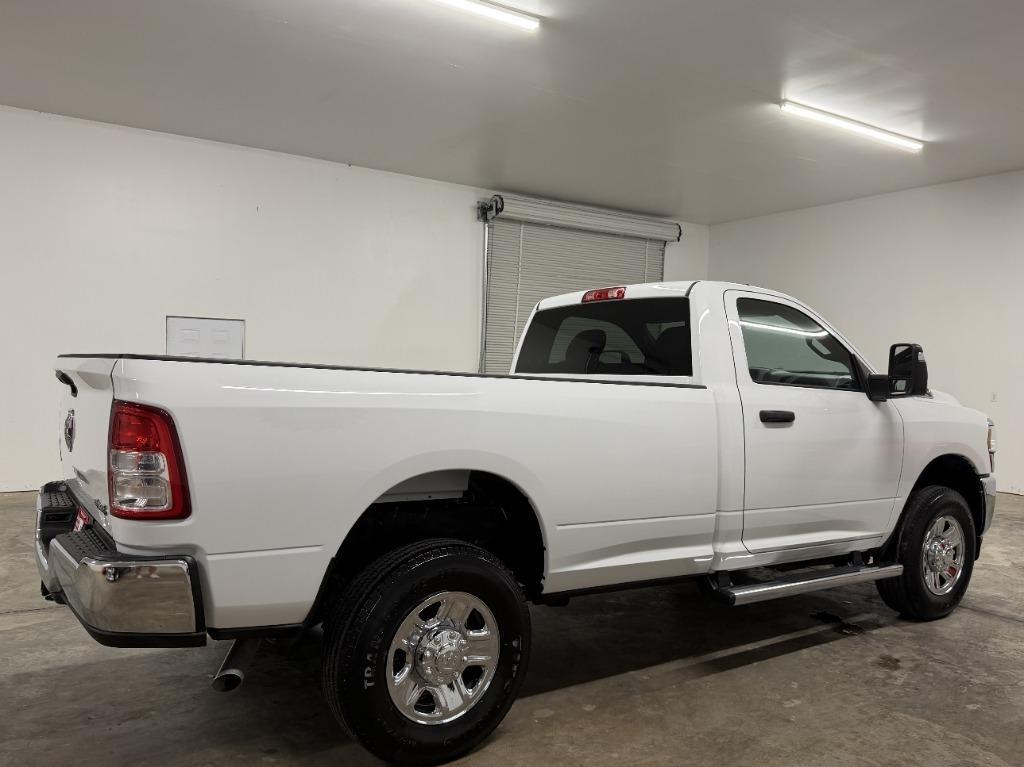 RAM 2500 ST 4WD 2024