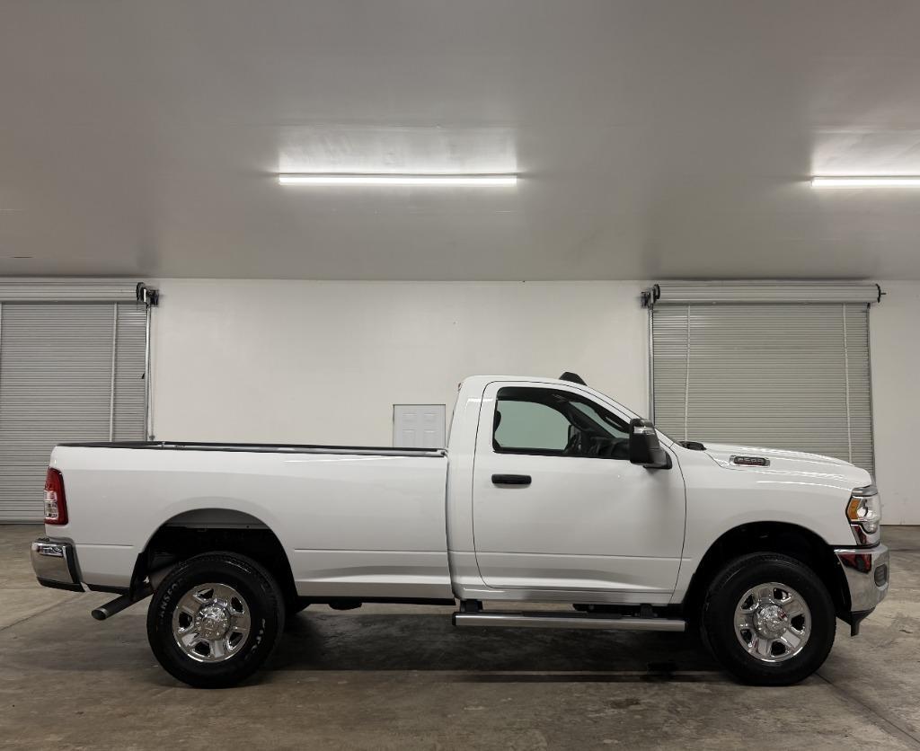 RAM 2500 ST 4WD 2024