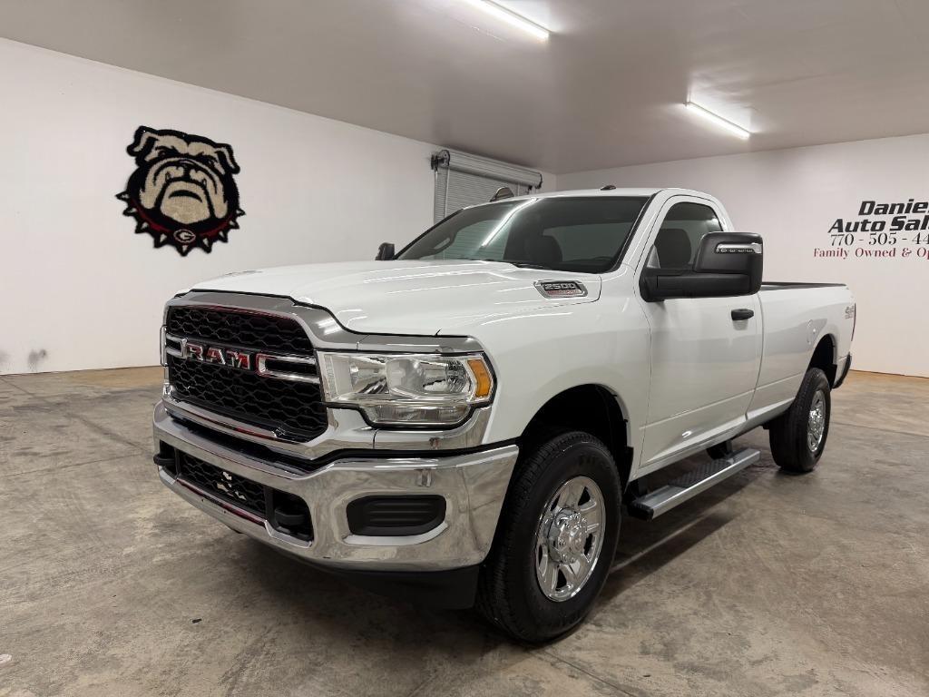 RAM 2500 ST 4WD 2024