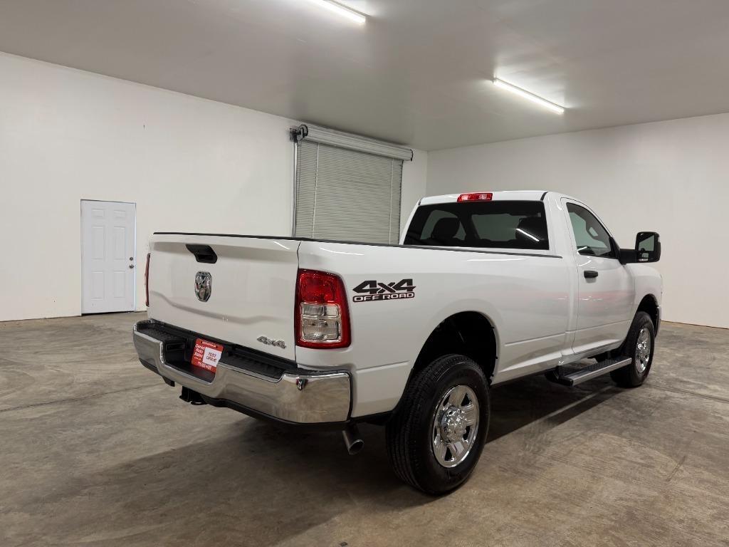 RAM 2500 ST 4WD 2024