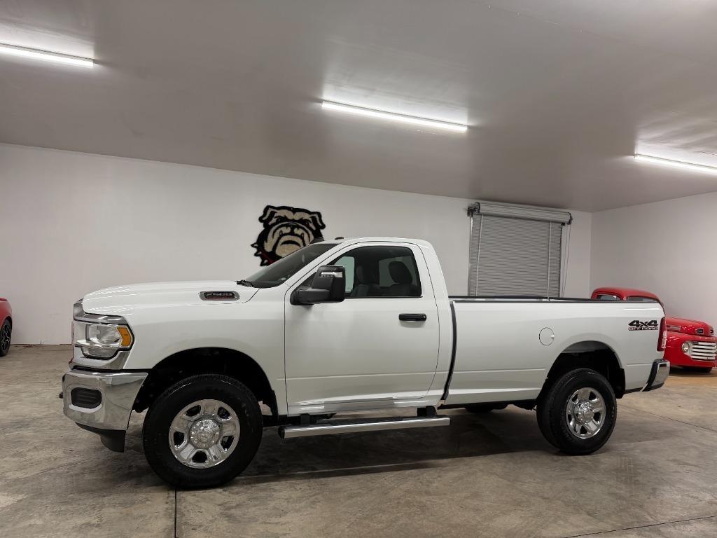RAM 2500 ST 4WD 2024
