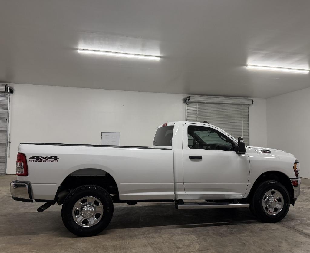RAM 2500 ST 4WD 2024