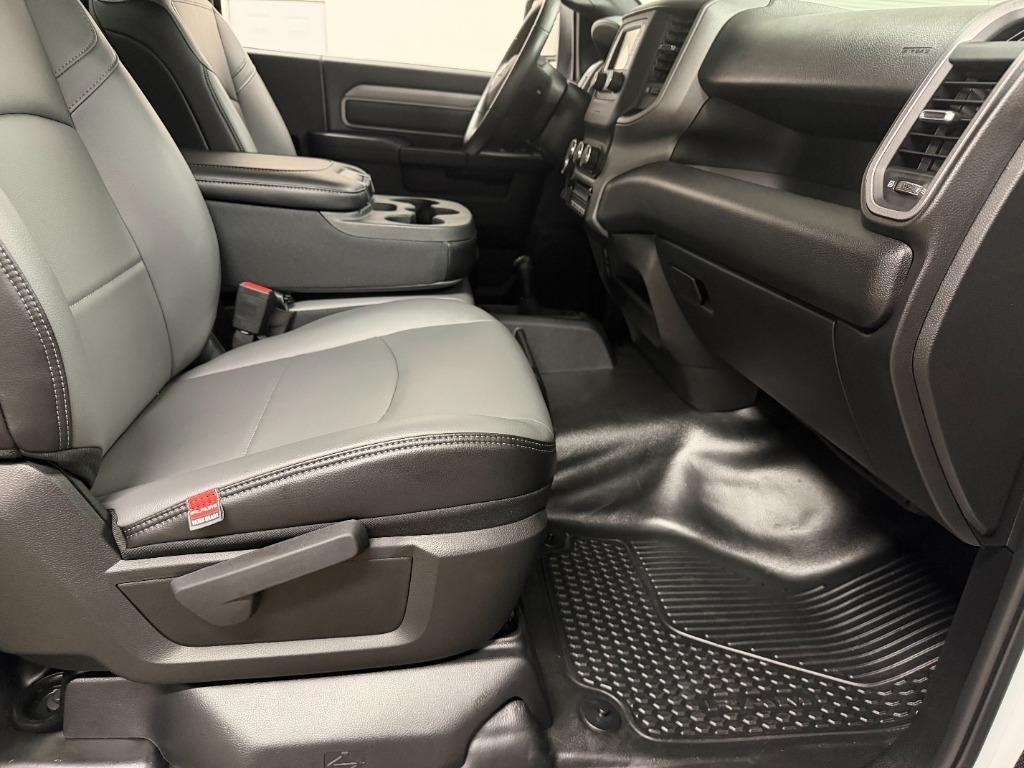 RAM 2500 ST 4WD 2024