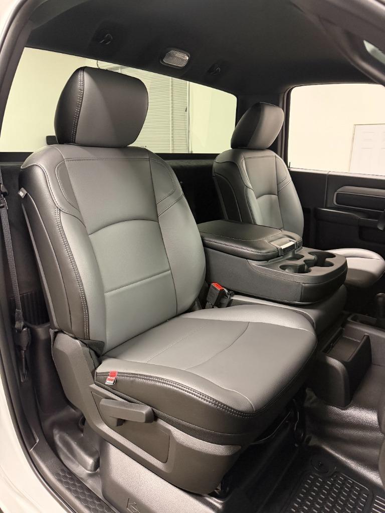 RAM 2500 ST 4WD 2024