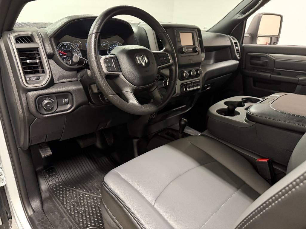 RAM 2500 ST 4WD 2024