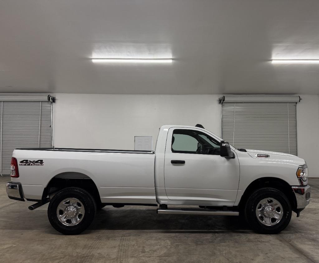RAM 2500 ST 4WD 2024