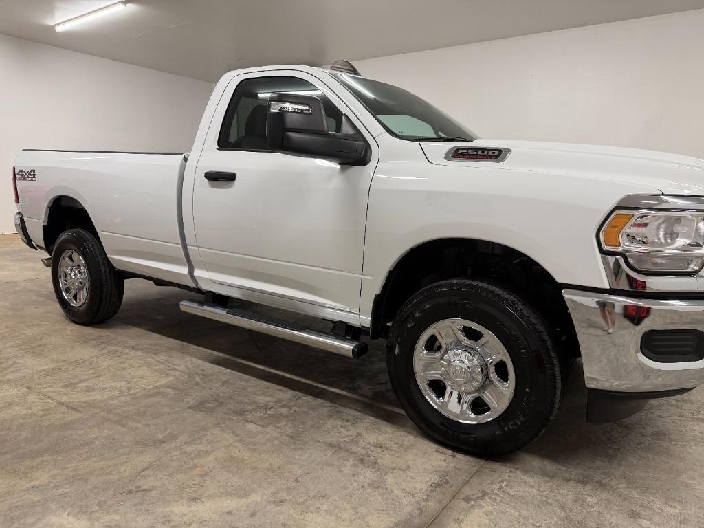 RAM 2500 ST 4WD 2024