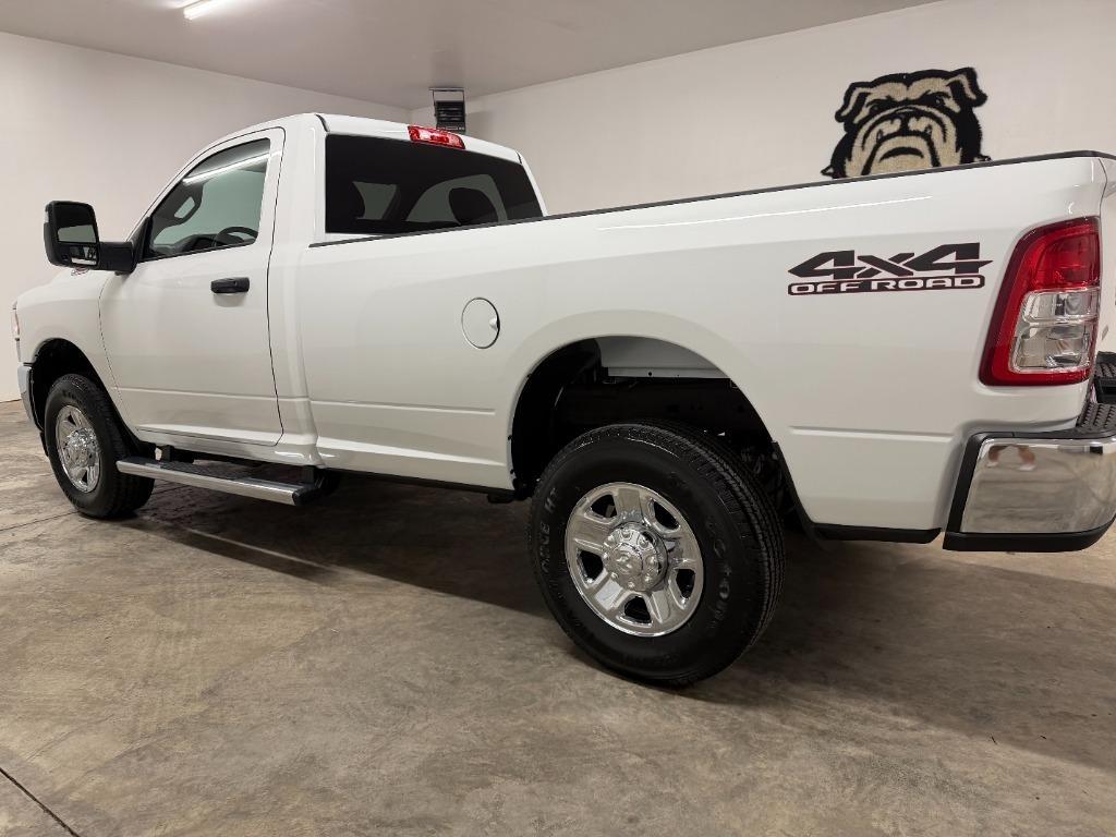 RAM 2500 ST 4WD 2024