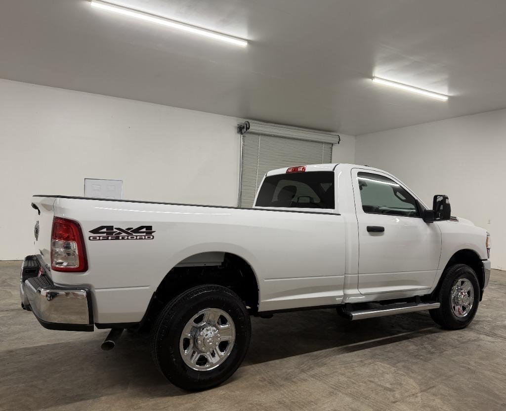 RAM 2500 ST 4WD 2024