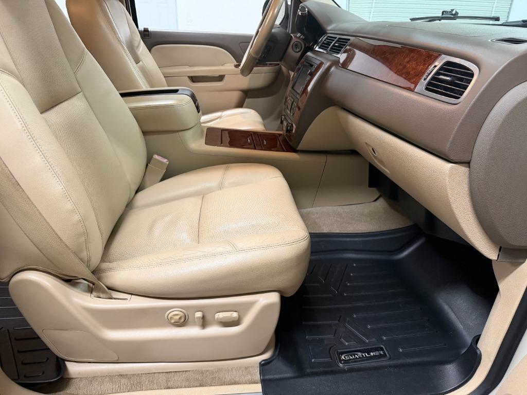 Chevrolet Suburban LTZ 1500 2WD 2013