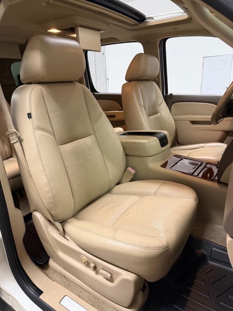 Chevrolet Suburban LTZ 1500 2WD 2013