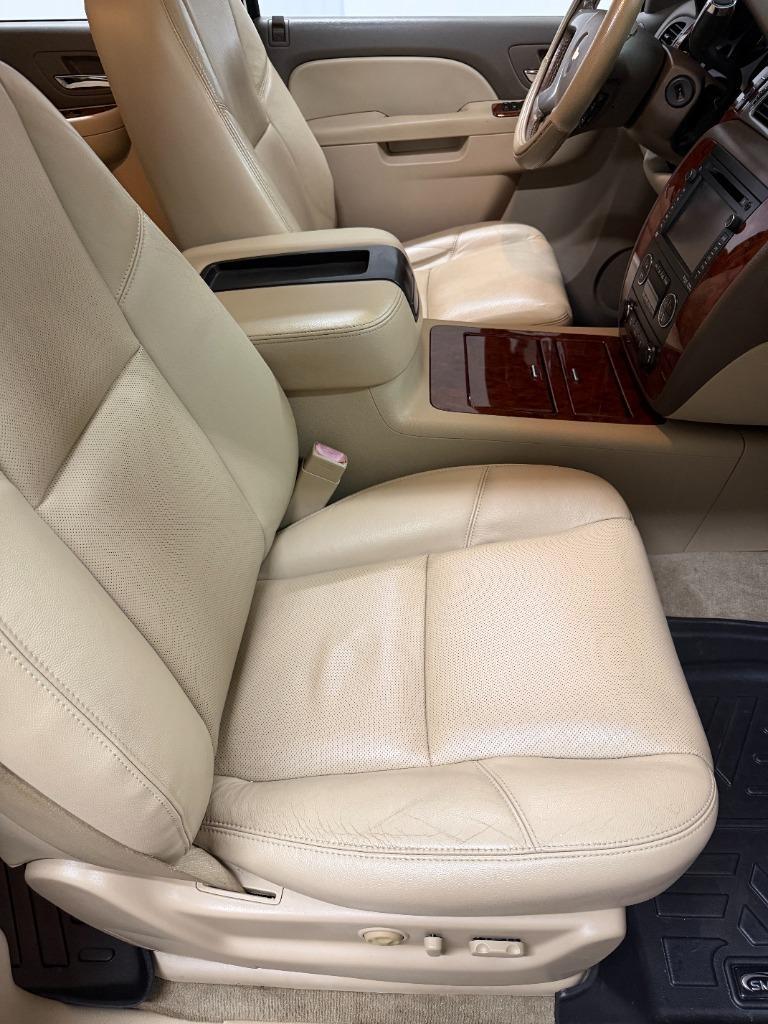 Chevrolet Suburban LTZ 1500 2WD 2013