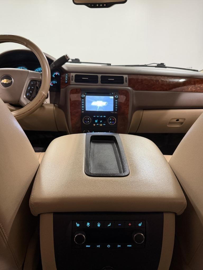 Chevrolet Suburban LTZ 1500 2WD 2013