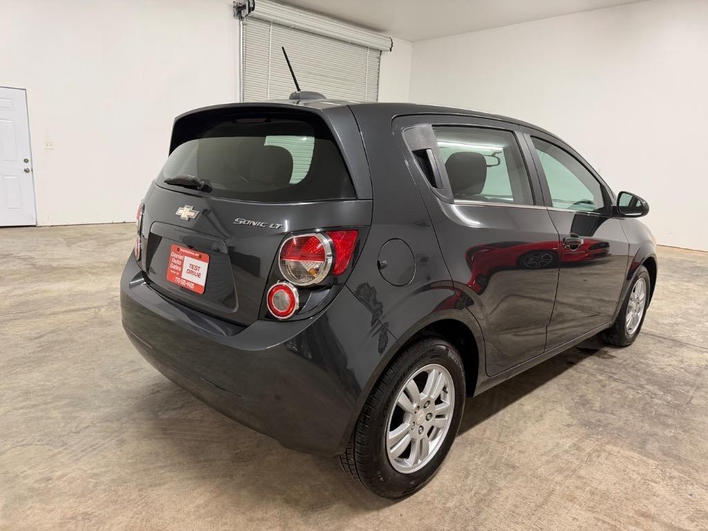 Chevrolet Sonic LT Auto 5-Door 2015