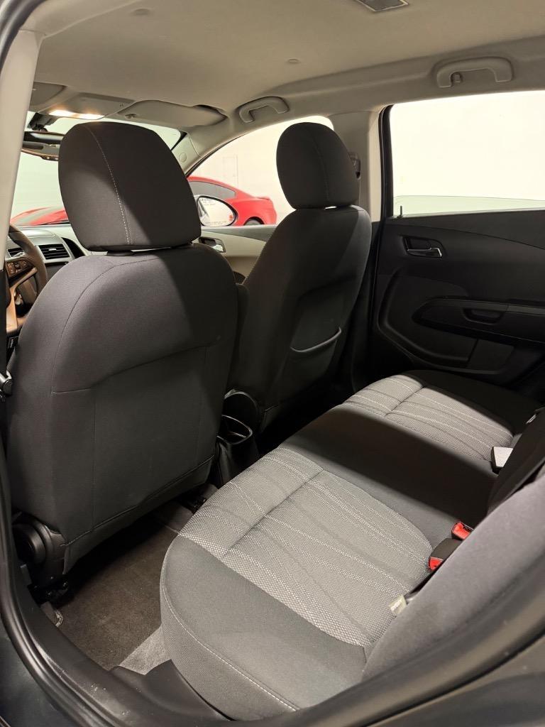 Chevrolet Sonic LT Auto 5-Door 2015