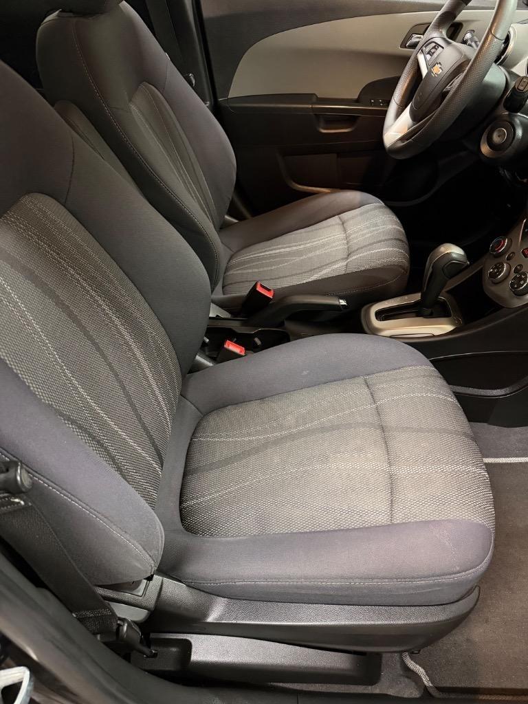 Chevrolet Sonic LT Auto 5-Door 2015