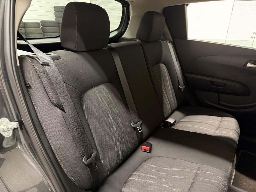 Chevrolet Sonic LT Auto 5-Door 2015