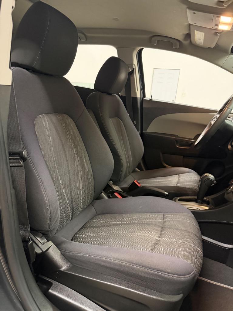 Chevrolet Sonic LT Auto 5-Door 2015