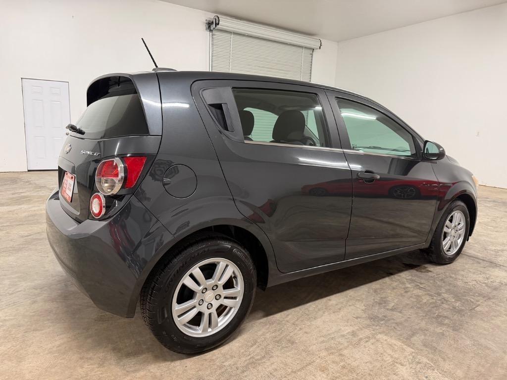 Chevrolet Sonic LT Auto 5-Door 2015