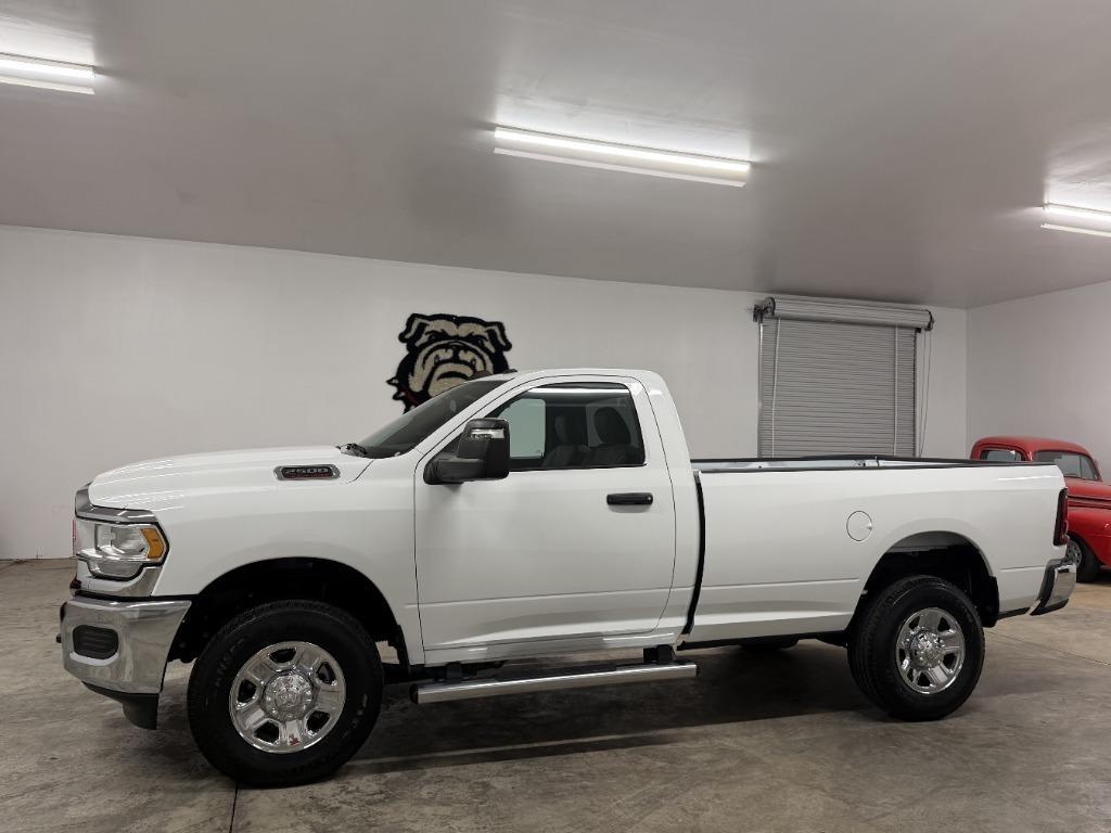 RAM 2500 ST 4WD 2024