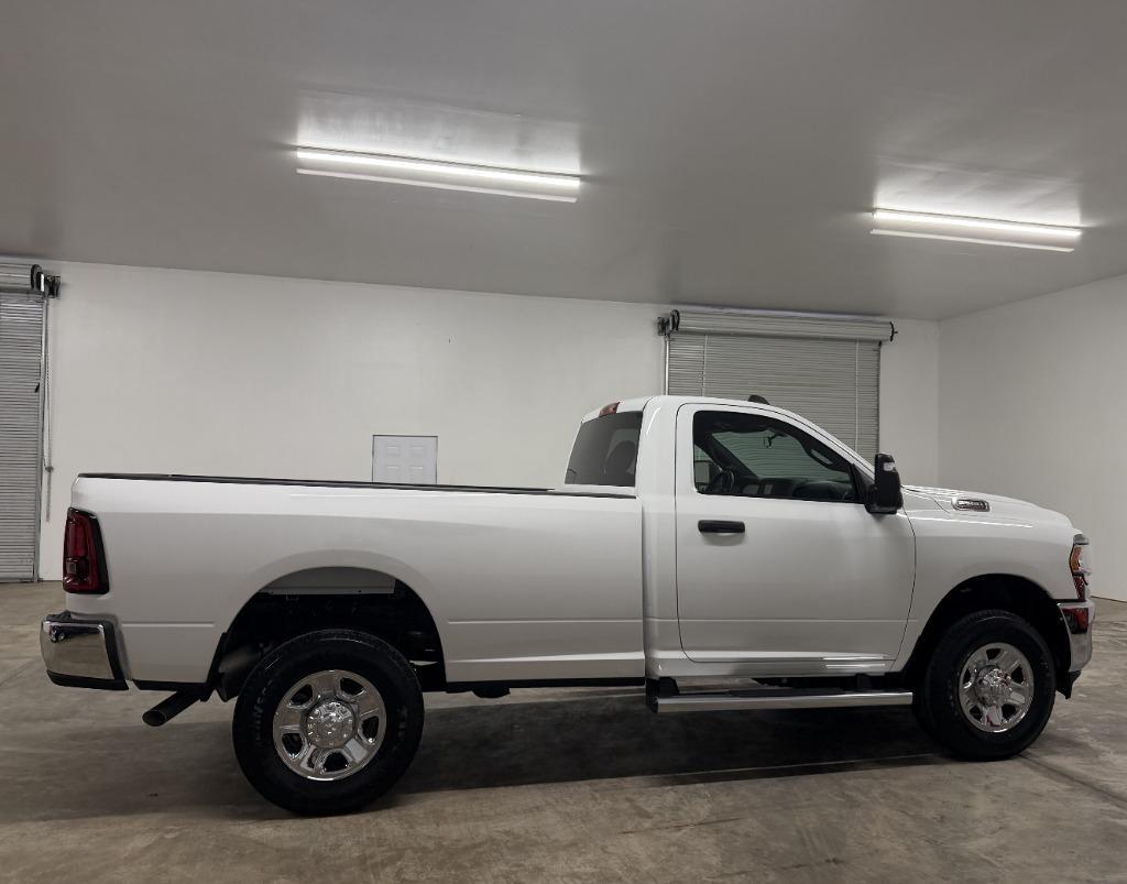 RAM 2500 ST 4WD 2024