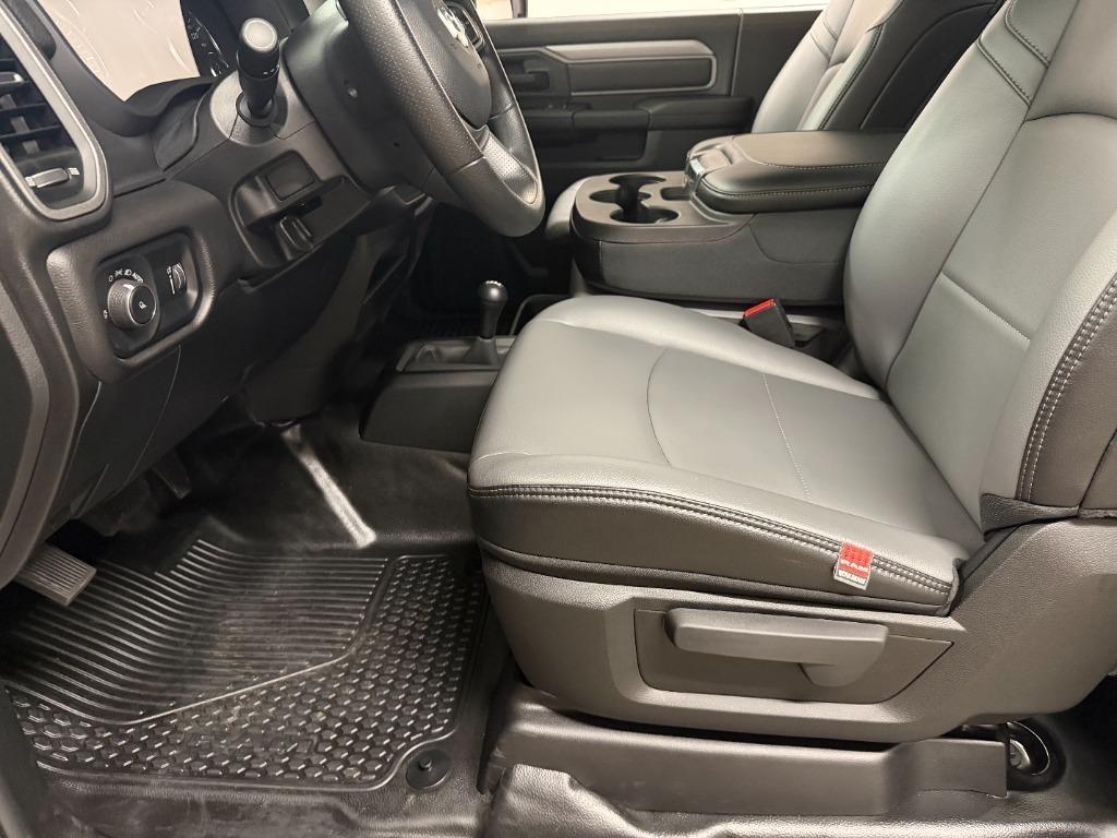 RAM 2500 ST 4WD 2024