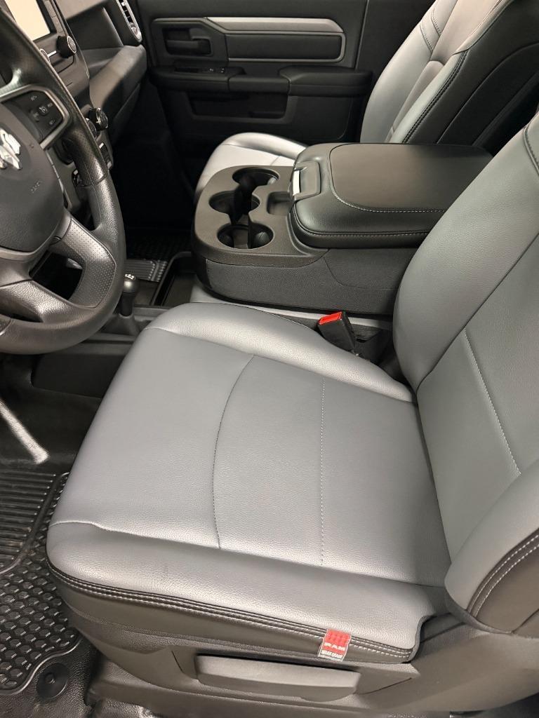 RAM 2500 ST 4WD 2024