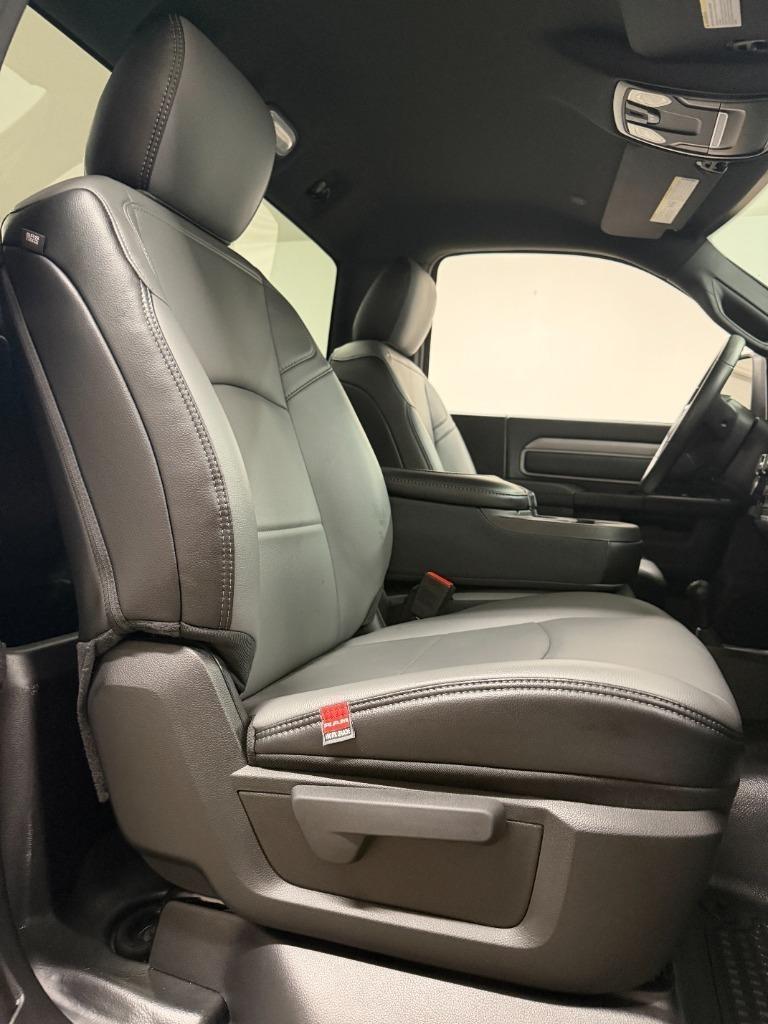 RAM 2500 ST 4WD 2024