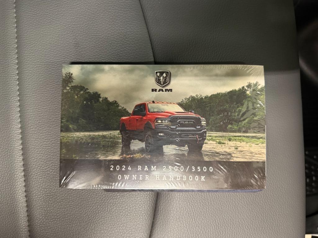 RAM 2500 ST 4WD 2024
