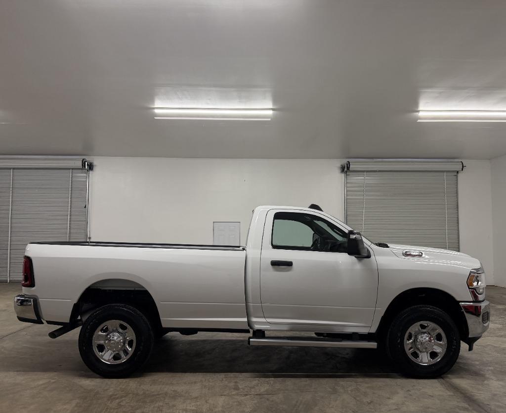 RAM 2500 ST 4WD 2024
