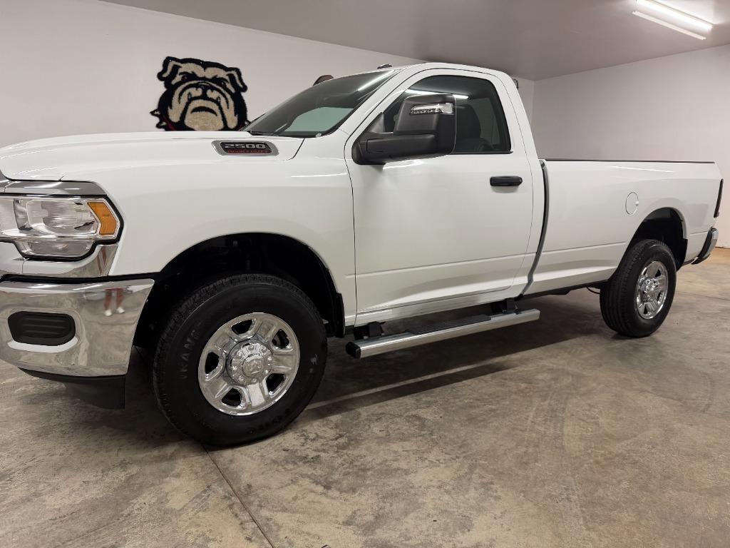 RAM 2500 ST 4WD 2024