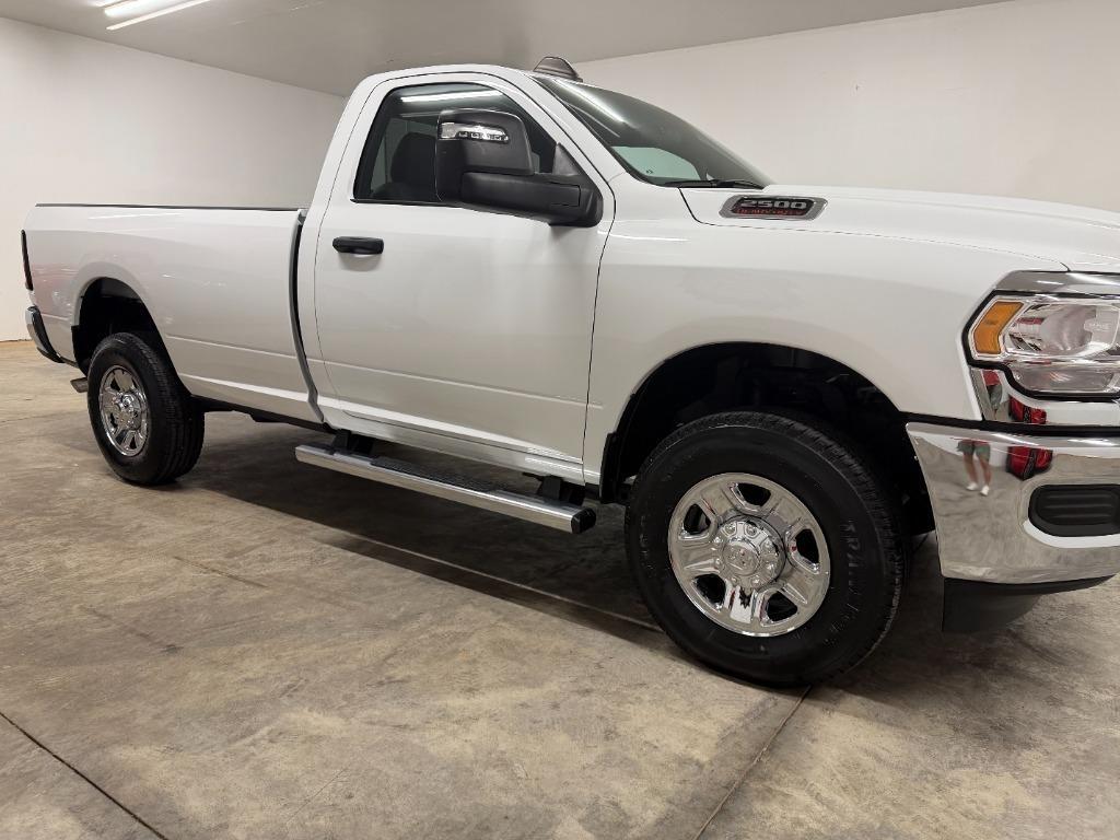 RAM 2500 ST 4WD 2024