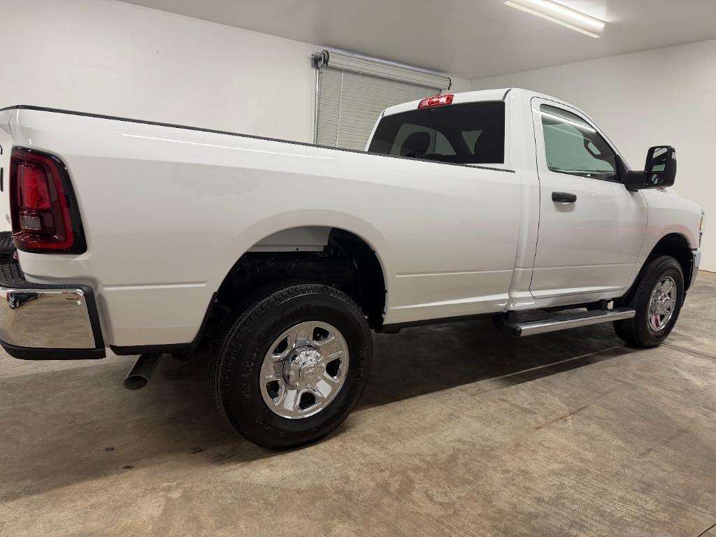 RAM 2500 ST 4WD 2024