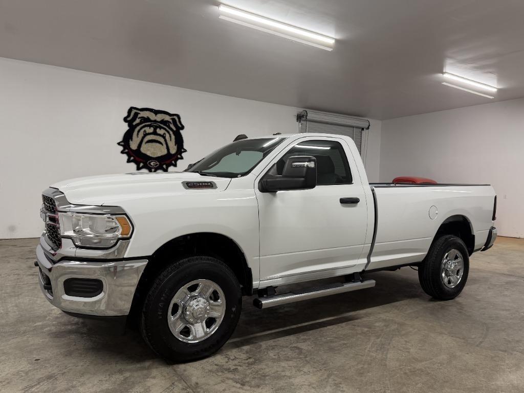 RAM 2500 ST 4WD 2024