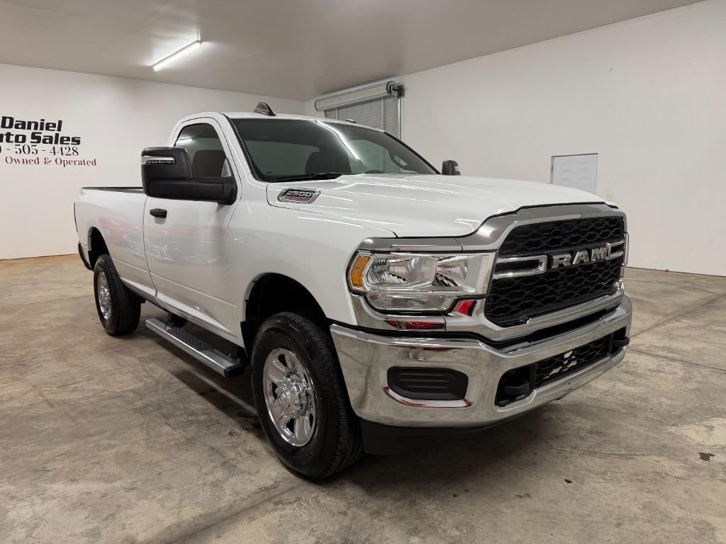 RAM 2500 ST 4WD 2024