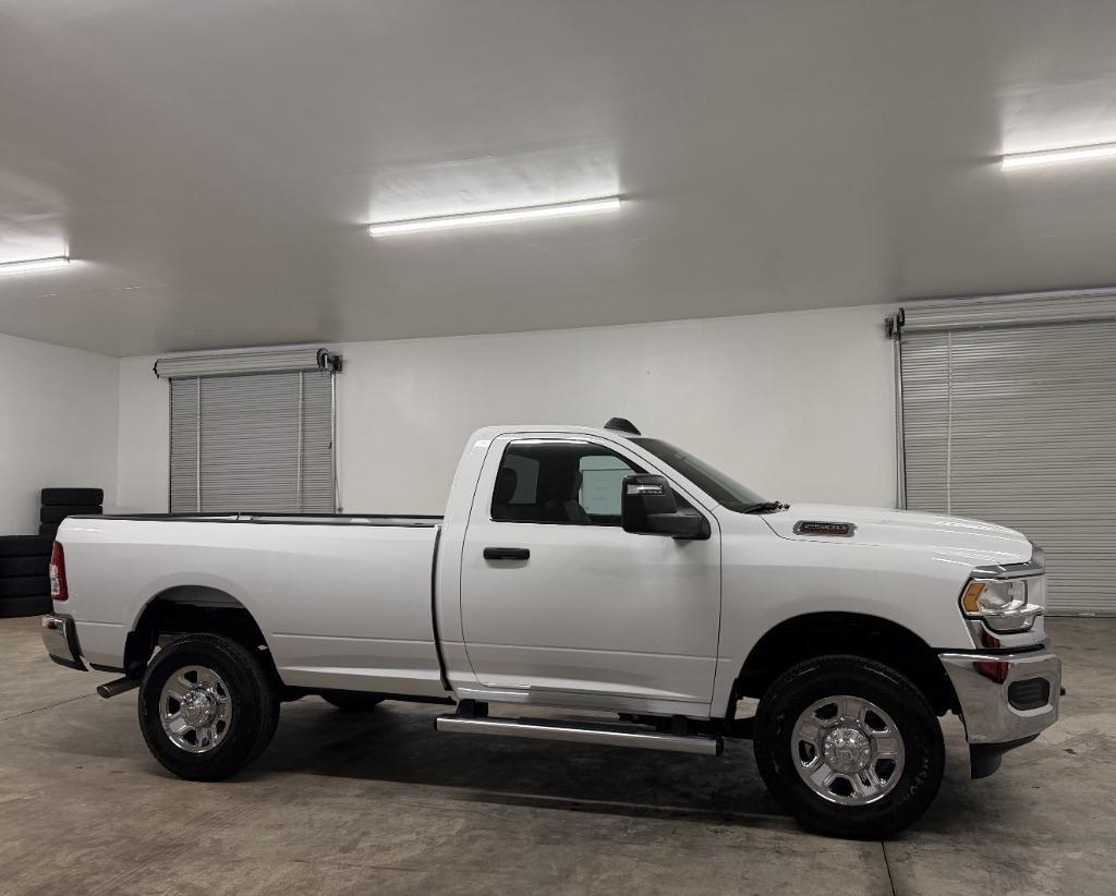 RAM 2500 ST 4WD 2024