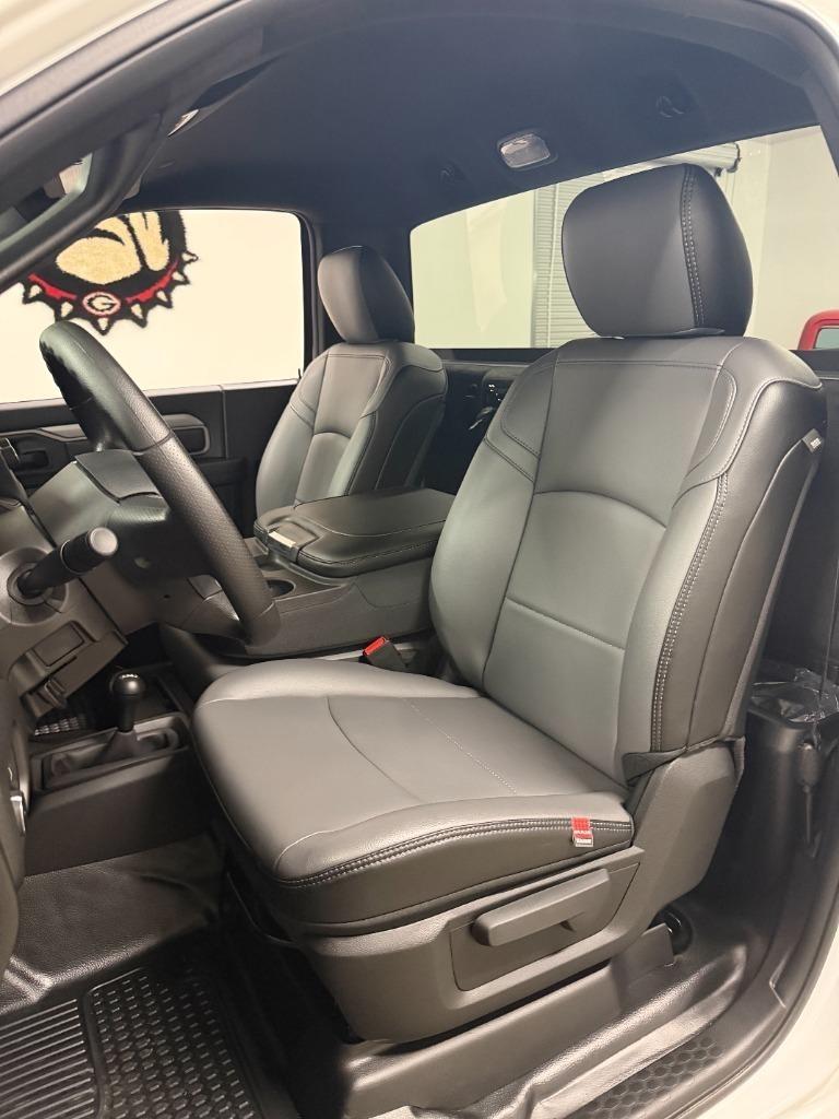 RAM 2500 ST 4WD 2024