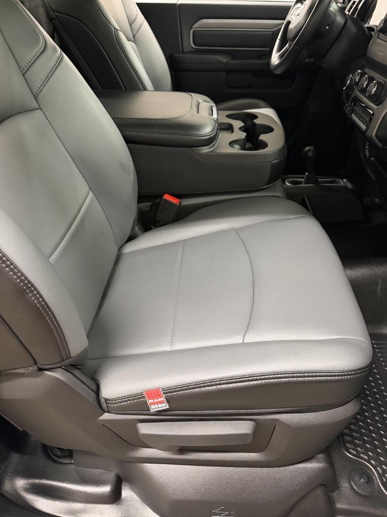 RAM 2500 ST 4WD 2024