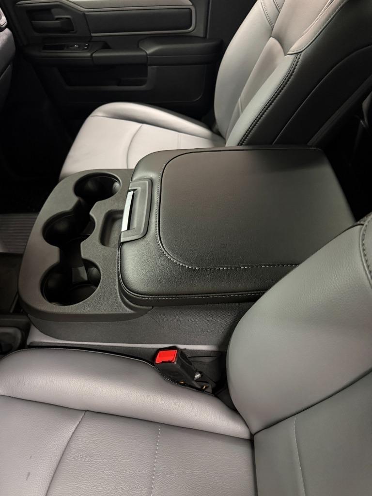 RAM 2500 ST 4WD 2024