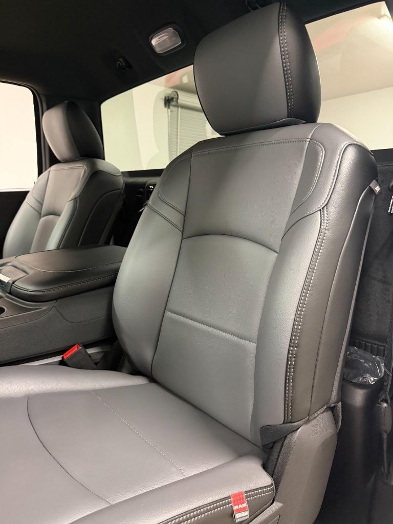 RAM 2500 ST 4WD 2024