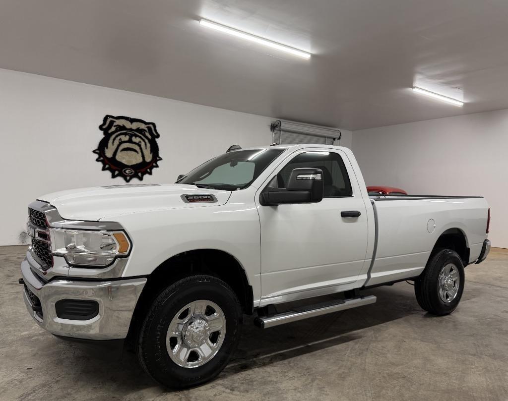 RAM 2500 ST 4WD 2024