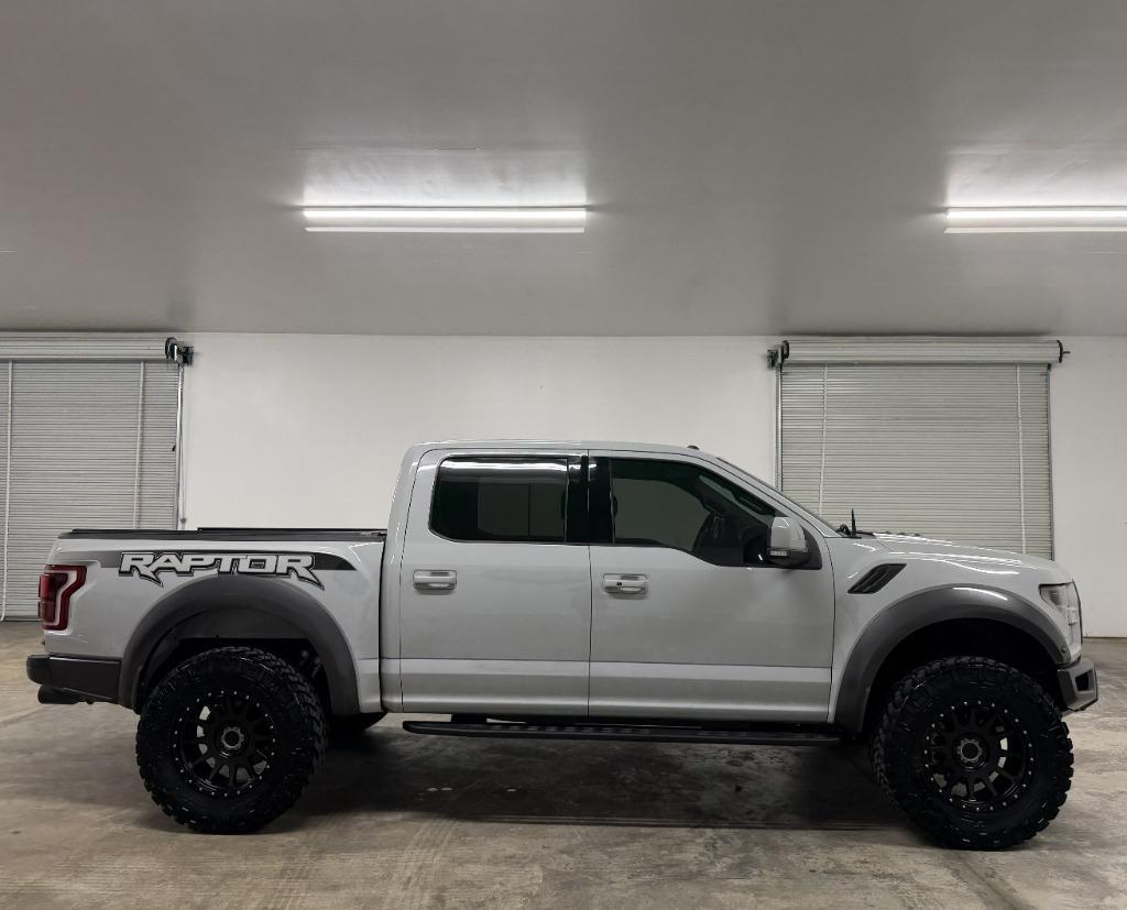 Ford F-150 Raptor SuperCrew 4WD 2017