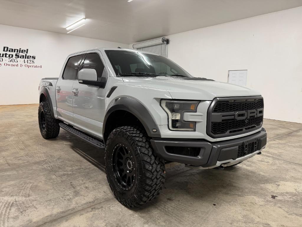 Ford F-150 Raptor SuperCrew 4WD 2017