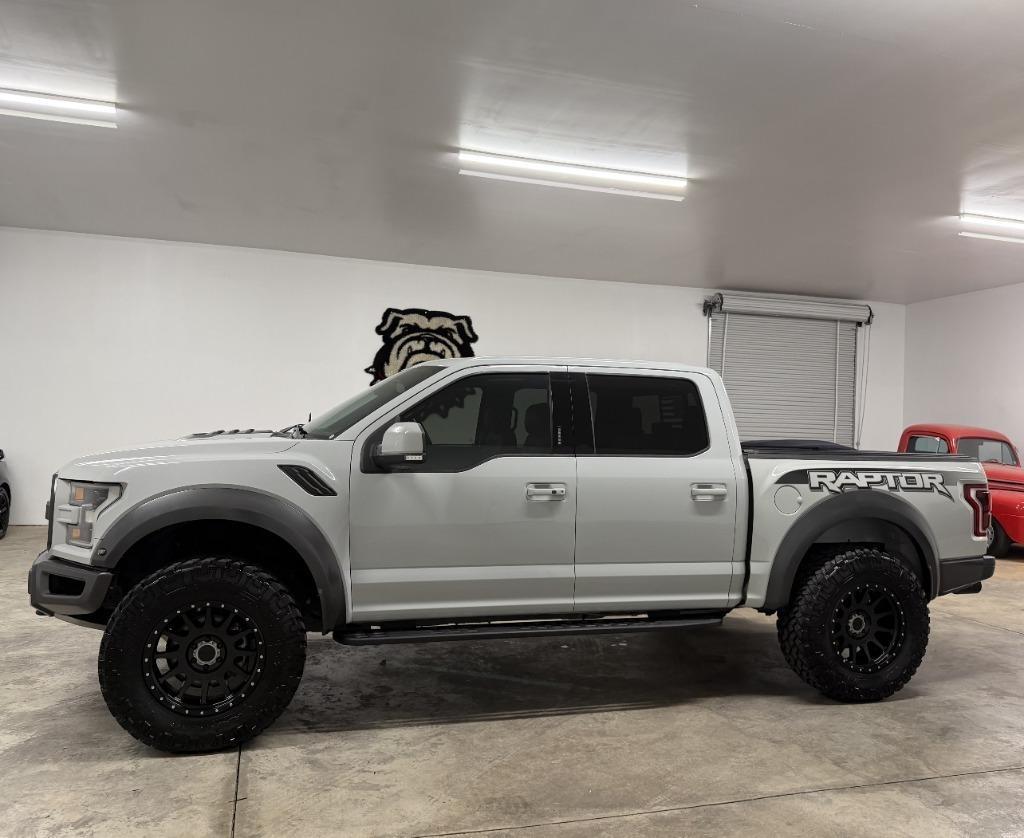 Ford F-150 Raptor SuperCrew 4WD 2017