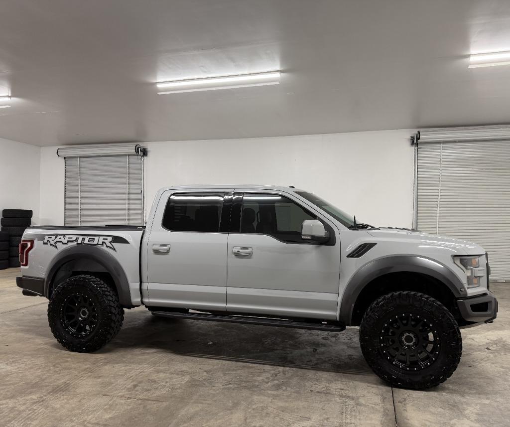 Ford F-150 Raptor SuperCrew 4WD 2017